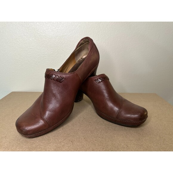 Clark Artisan Women's Side Zip Block Heel Booties Size 9.5 Leather Flawed - Picture 3 of 7